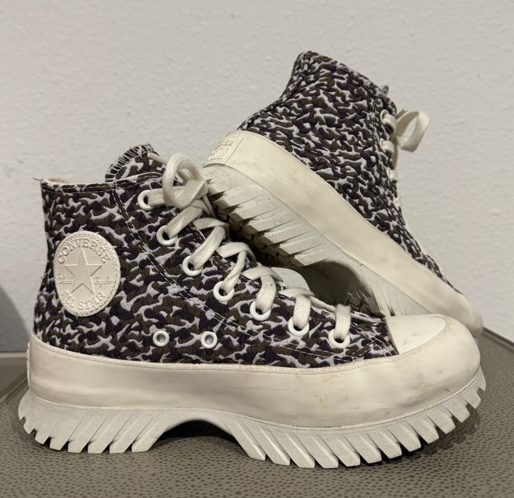 CONVERSE Womens 7 Chuck Taylor All Star Lugged 2.0 Camo Jacquard Sneaks
